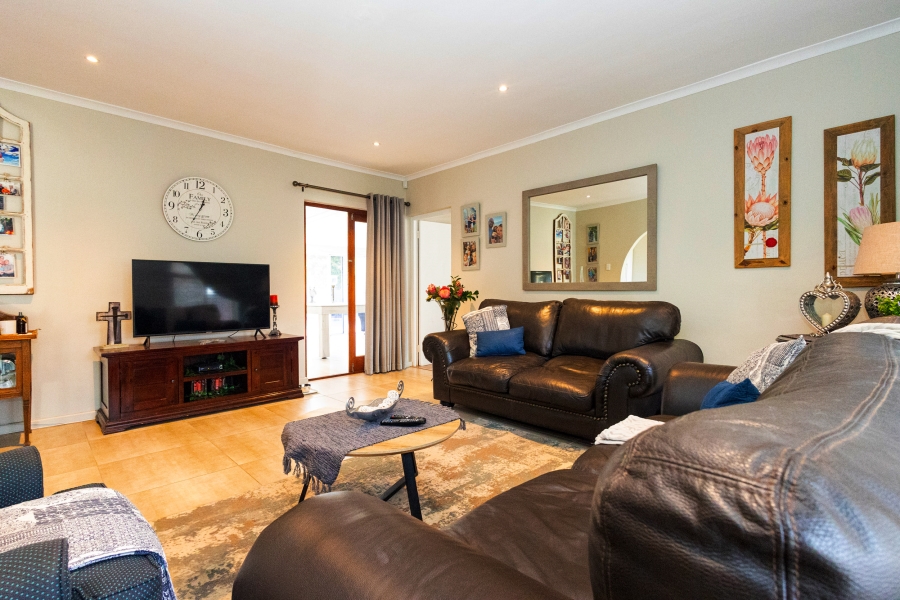 4 Bedroom Property for Sale in Stellenridge Western Cape